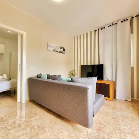 Plaza Apartament